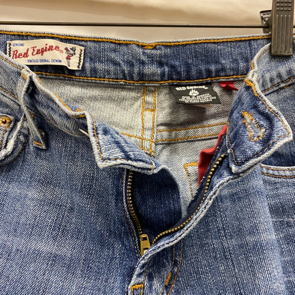 Vintage Red Engine sums it up. Style, comfort,and durability wrapped in red bow!